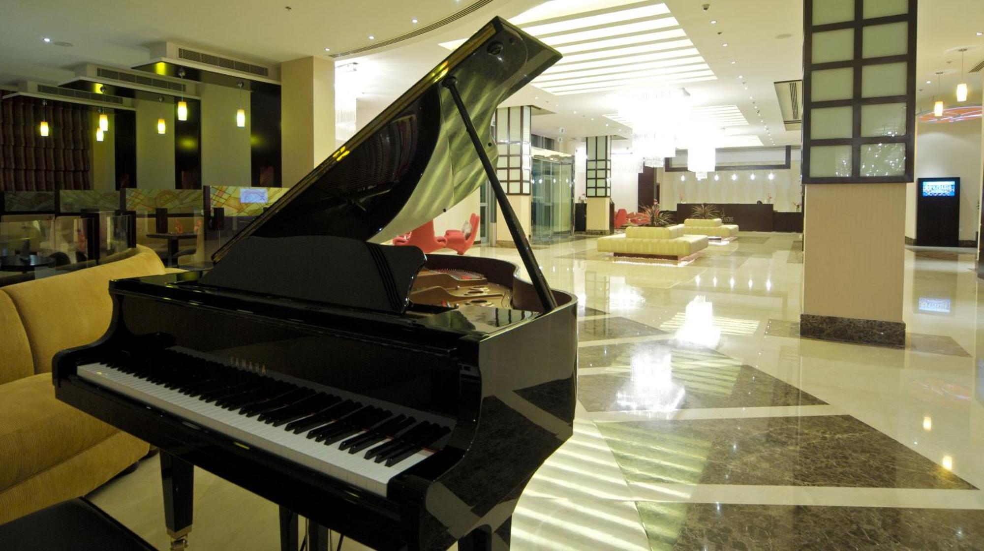 City Seasons Hotel & Suites マスカット エクステリア 写真